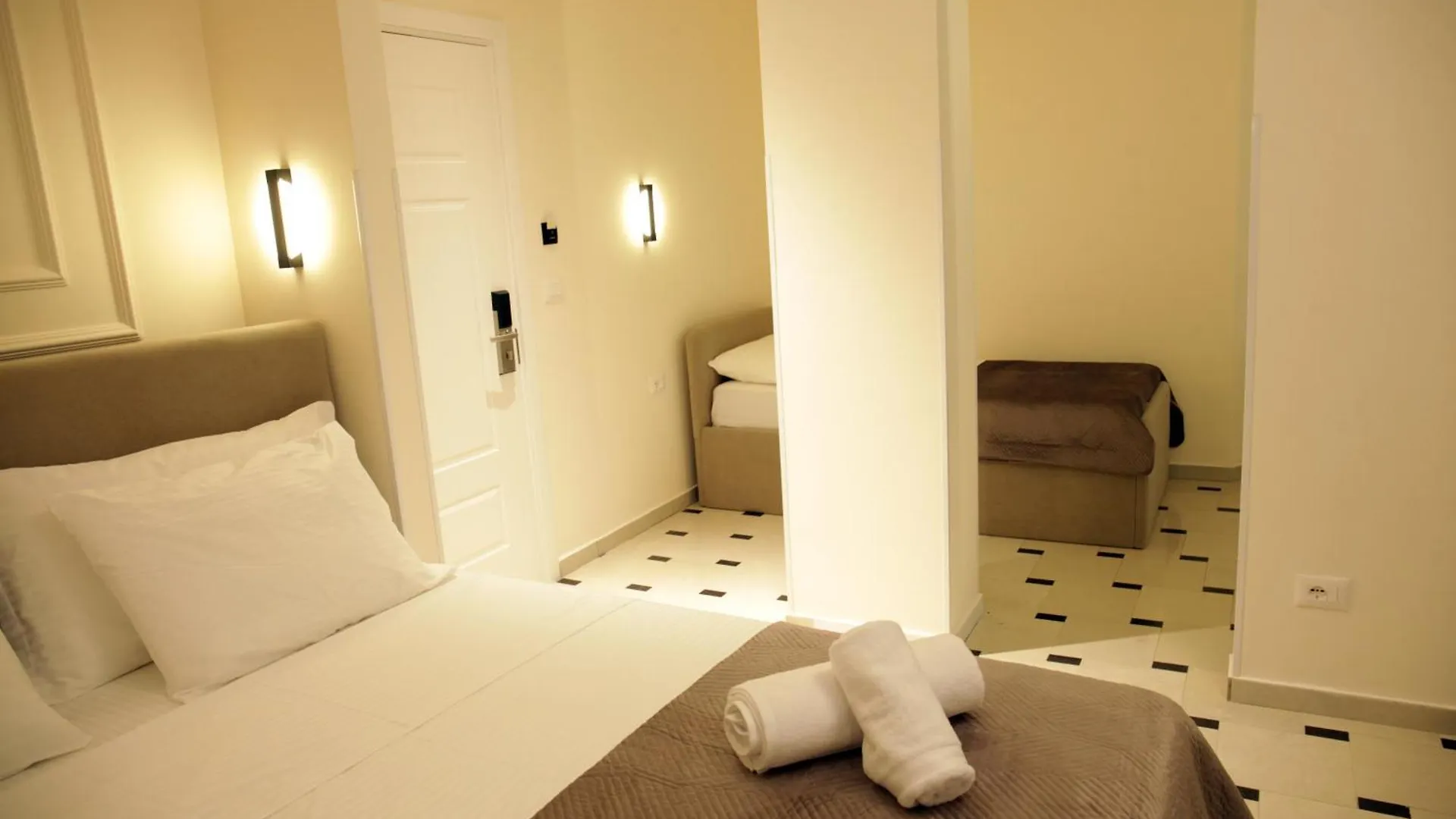 Mejsi Studio Apartment Szkodra 0*,  Albania