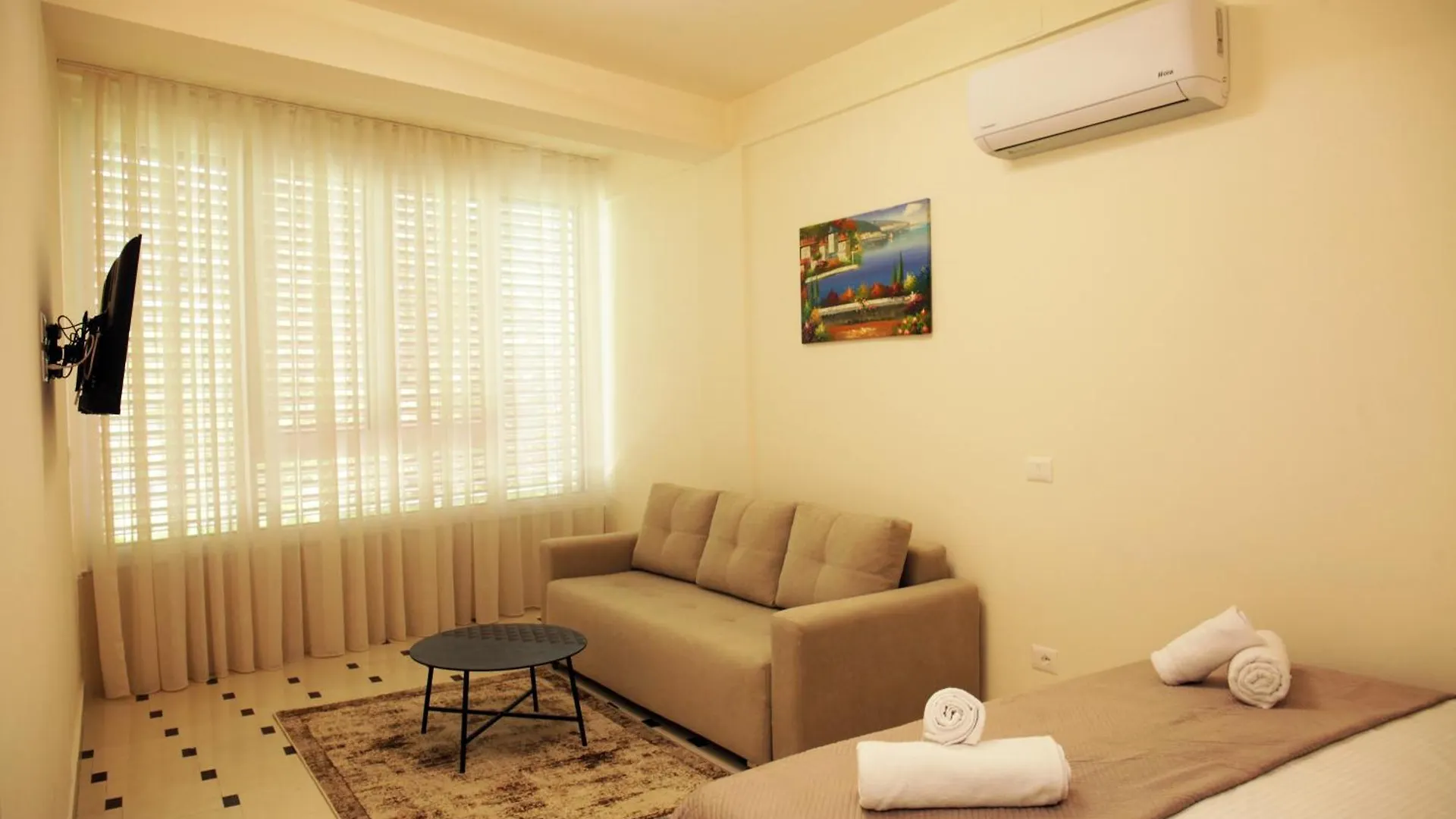 Mejsi Studio Apartment Szkodra