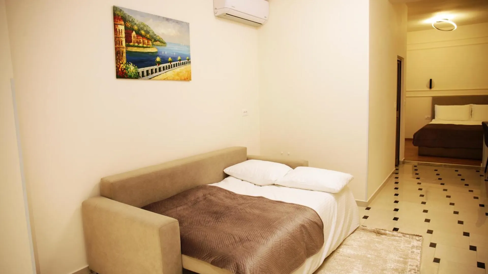 Mejsi Studio Apartment Szkodra